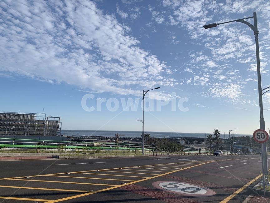 road,도로,교차로,아스팔트,하늘,sky,asphalt,타맥,tarmac,교통,교통수단,traffic,transportation