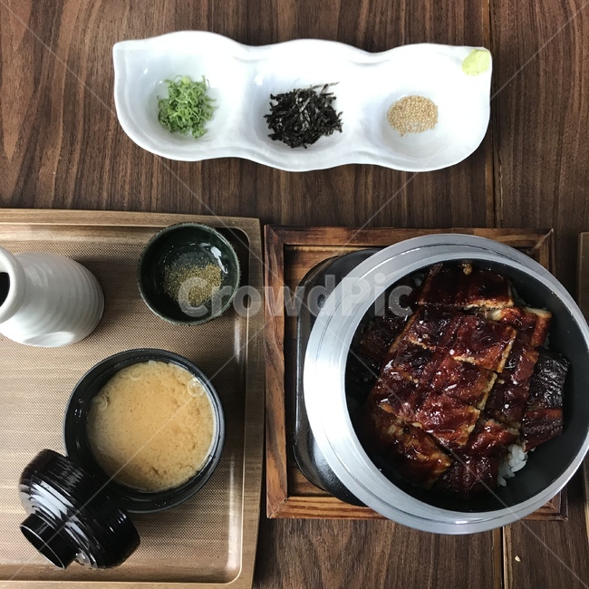 장어덮밥,음식,요리,생선,밥,혼밥,점심,저녁,해산물,생선요리,건강식,food,cooking,seafood,fish,된장국,미소국,dish,meal,식사