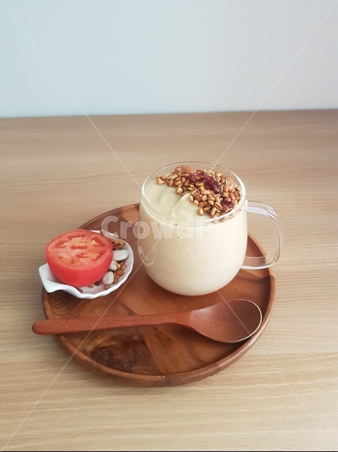 디저트,토마토,견과류,아몬드,간식,죽,고구마죽,숟가락,수저,음식,식재료,요리,food,cook,meal,dishes,food reserves,감성,sensible,feeling