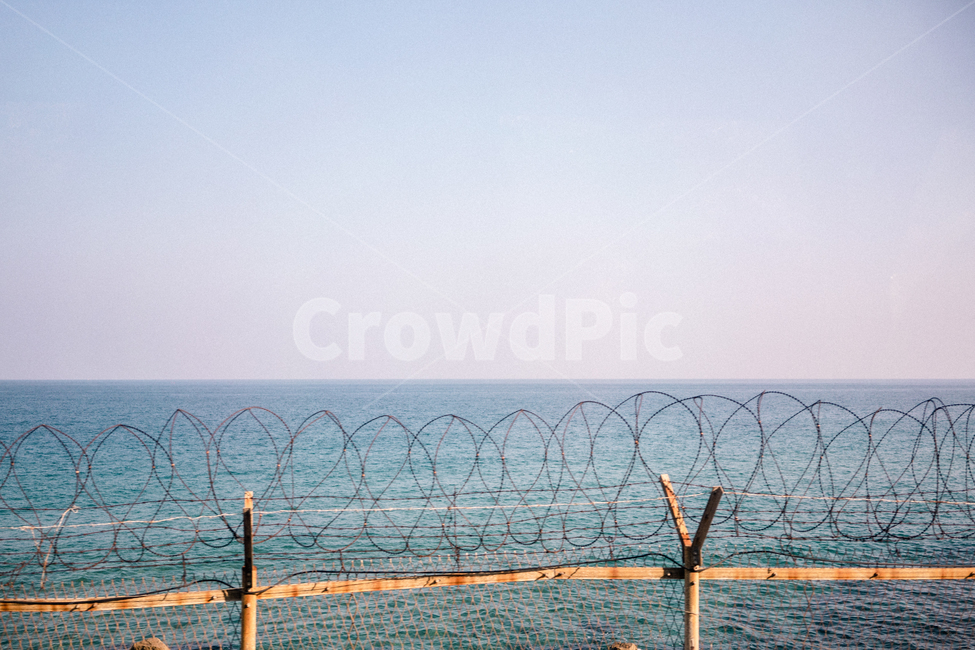 바다,철조망,울타리,창밖,풍경,자연,강원도,강릉,해변,펜스,수평선,sea,seaside,fence,nature,blue