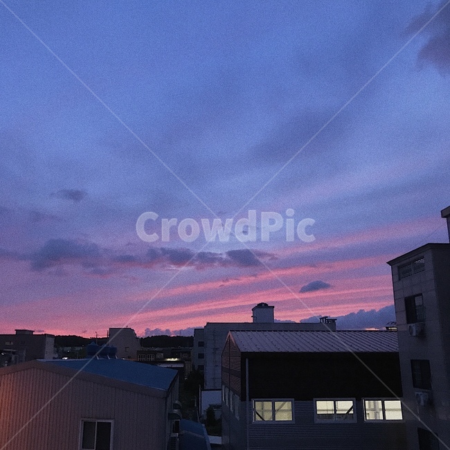 밤하늘,분홍빛하늘,밤,하늘,구름,도시,풍경,city,landscape,색깔,색상,색채,색감,color sense,color sensitivity,feeling of color,nature,자연,outdoors,옥외,building,건물,rural,농촌