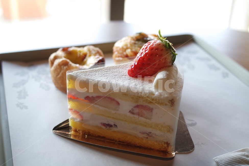 bread,빵,food,음식,과일,strawberry,딸기,sweets,과자,케이크,딸기케이크,크림,디저트,간식,후식,dessert,snack