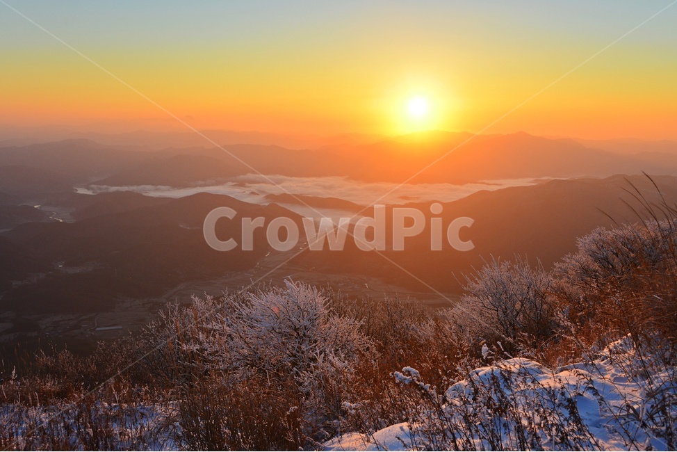 nature,자연,outdoors,옥외,dawn,새벽,sky,하늘,redsky,붉은하늘,light,빛,flare,플레어,sunrise,해돋이,상고대,무등산,무등산누애봉,누애봉,무등산설경,누애봉일출,무등산일출,여명,아침,자연,풍경,nature,landscape