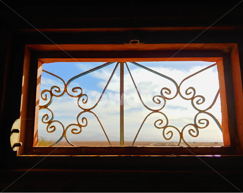 창,창틀,안쪽바깥,패턴무늬,패턴,푸른하늘,창문,window,sky,inside,햇빛