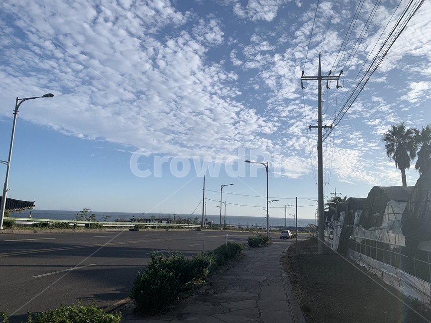 하늘,전신주,sky,경치,landscape,구름,교통,교통수단,traffic,transportation