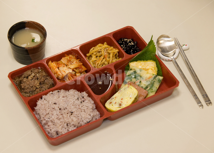 도시락,백반,김치,젓가락,집밥,현미밥,맛있는,푸짐한,밥상,된장국,불고기,콩자반,어묵볶음,전,달걀말이,계란말이,스팸,햄,햄구이,음식,식재료,요리,food,cook,meal,dishes,food reserves,한식,한국음식,한국요리,korean food,korean dishes,korean meal,korean cook