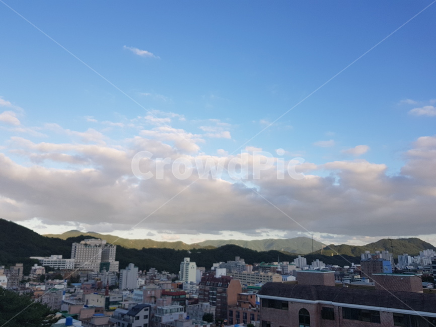 하늘,건물,건물뷰,부산하늘,구름,산