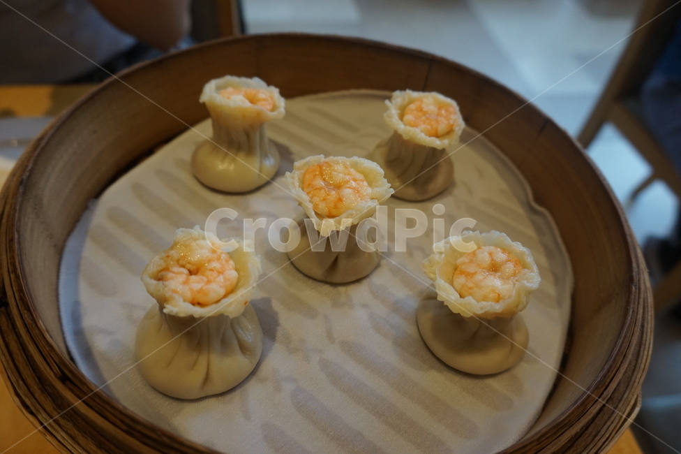 딤섬,만두,새우만두,5개,나무그릇,음식,식재료,요리,food,cook,meal,dishes,food reserves,중식,중국음식,중화요리,chinese food,chinese dishes,chinese meal,chinese cook