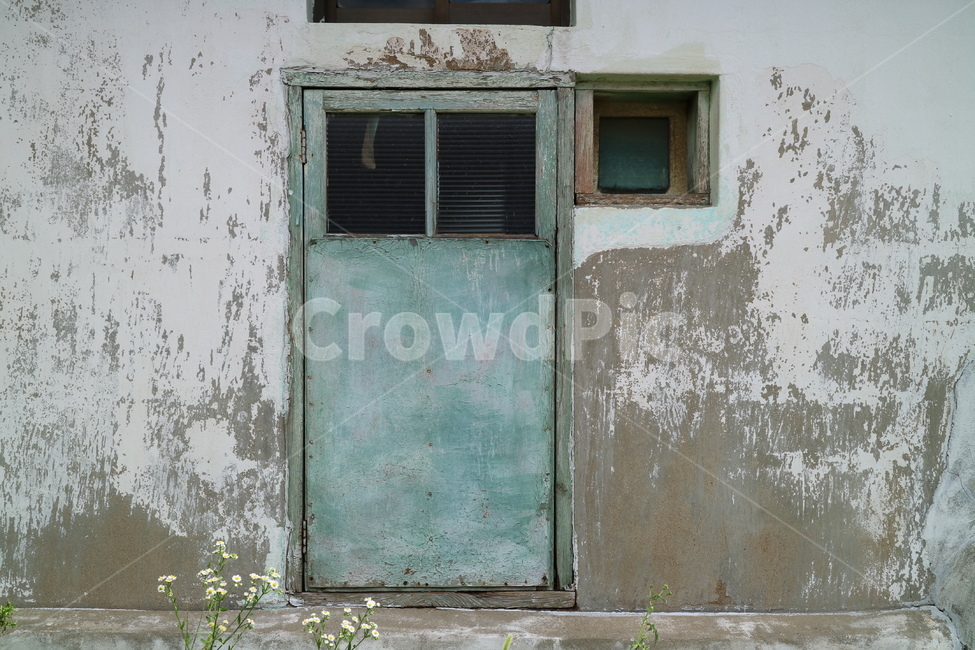 window,창문,문,오래된,페인트,벗겨짐,나무문,빈티지,빈티지사진,빈티지느낌,빈티지감성,vintage
