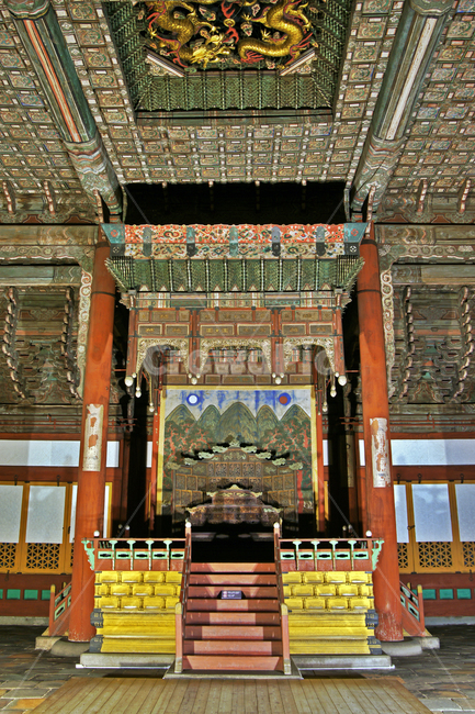 중화전,용상,덕수궁,고종,어좌,임금,일월오봉도,우물천장,한국전통,한국문화,korean traditional,korean culture
