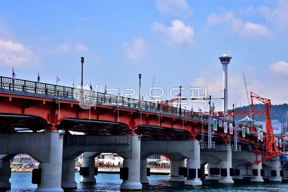 부산,영도다리,다리,바닷물,옛명물,올리는다리,bridge,건물,waterfront,워터프론트,water,물,교각,pier,port