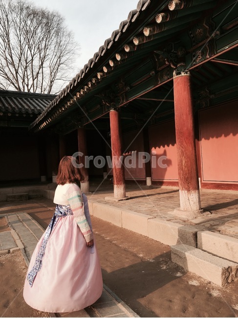 전주,한옥마을,한복,한옥,궁,뒷모습,한국,전통,한국전통,한국역사,인물,jeonju,전통의상,한국전통의상,한국문화,koreanculture,koreanhistory,koreantraditional,person,hanbok,기와,한복,한국전통의상,hanbok,korean traditional clothes,사람,인물,인간,human,person,여성,여자,woman,female,lady
