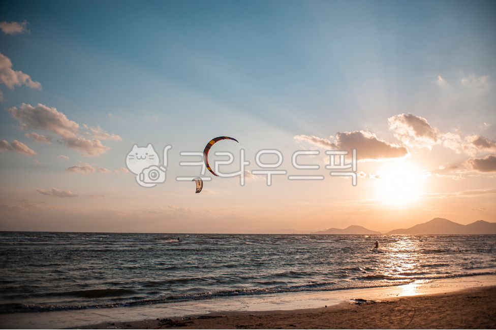 sky,cloud,ocean,leisure sports,Dadaepo,sunset,autumn,kiteboarding