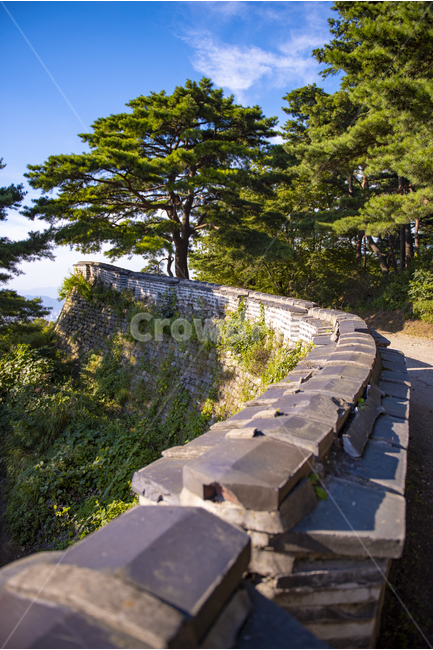 남한산성,성벽,성곽,고성,산성로,한국전통,한국문화,korean traditional,korean culture,랜드마크,landmark,tourist attraction,한국랜드마크,한국관광지,한국명소,korea landmark,korea tourist attraction,건축물,건물외관,exterior,building,structure,architecture,construction