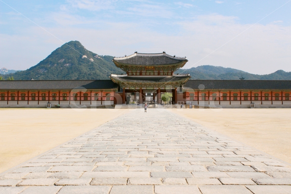 sky,palace,construct,building,seoul,Gyeongbokgung,korea,sight,tile,tradition,landscape