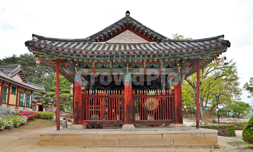 범종각,범종루,불교사물,신륵사,여주,고건축,한국전통,한국문화,korean traditional,korean culture,건축물,건물외관,exterior,building,structure,architecture,construction