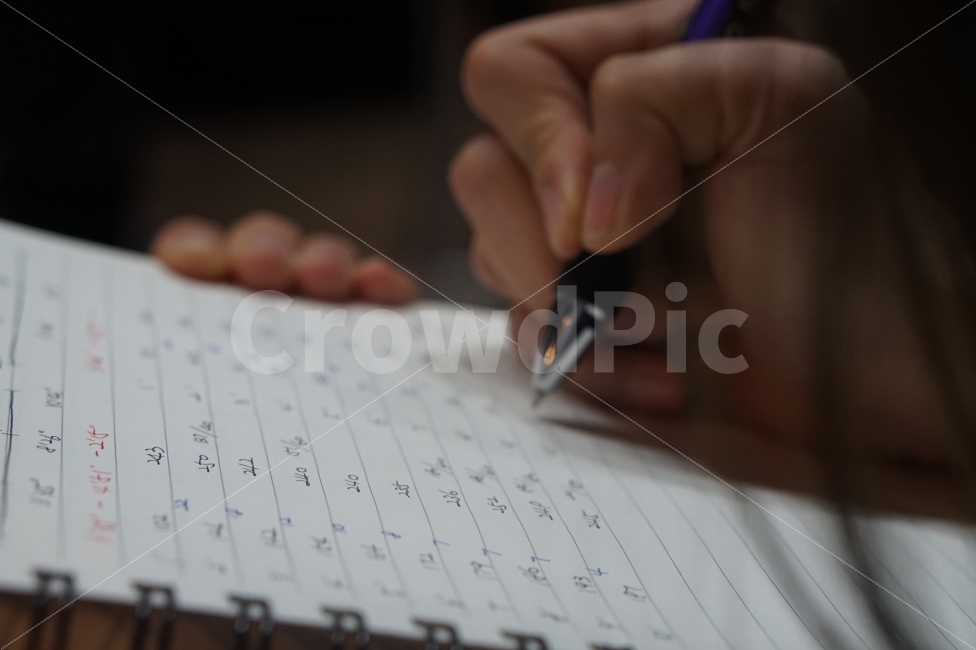 연출,펜,필기,노트,손,사람,인물,인간,human,person,신체일부,몸,body,손,제스처,표시,손짓,표현,gesture,hand,sign,expression,비즈니스,사업,business,service,work,교육,학교,공부,education,learning,study,school,연출,컨셉,콘셉,direction,concept