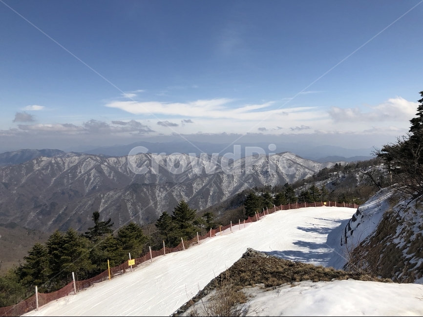 한국,무주,스키장,자연,구름,하늘,경치,풍경,겨울,계절,winter,season,자연,풍경,nature,landscape,한국자연풍경,한국자연경관,korea nature landscape,slope,경사,outdoors,옥외,mountain,산,mountain range,산맥