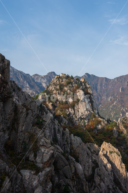 설악산,산,정상,바위산,하늘,구름,자연,풍경,산꼭대기,자연,풍경,nature,landscape,cliff,낭떠러지,outdoors,옥외,promontory,곶