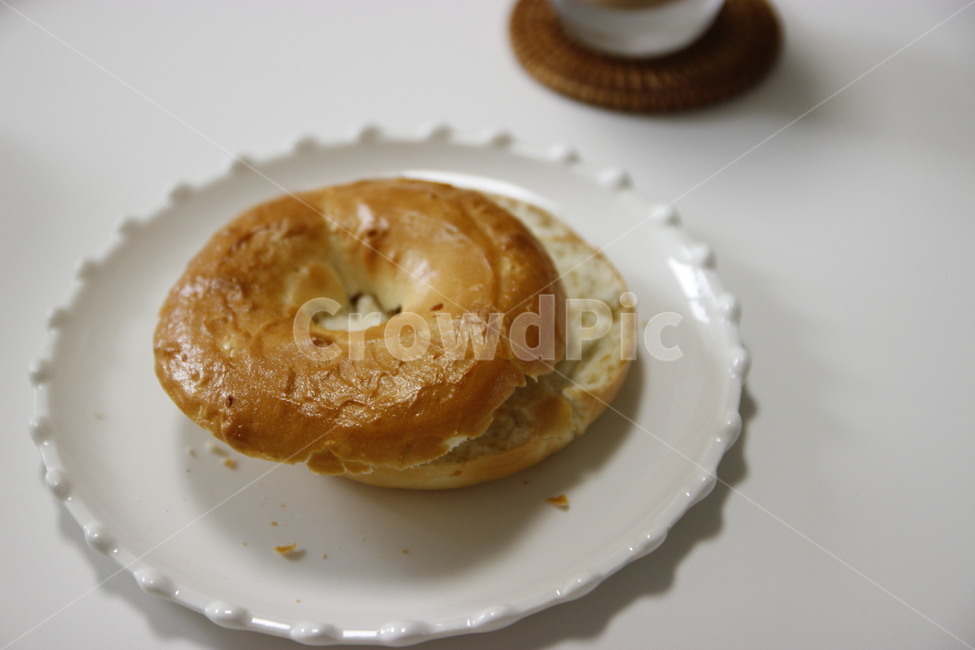 베이글,빵,어니언베이글,식사,브런치,food,dishes