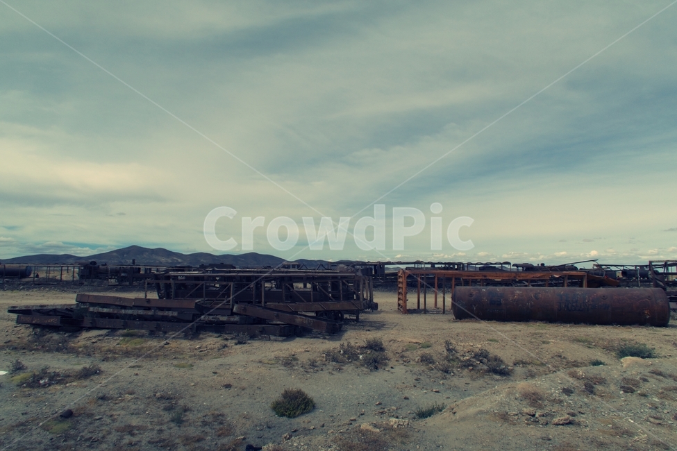 우유니,소금사막,기차,기차무덤,하늘,사막,볼리비아,train,broken,railroad,cemetery,track,uyuni,old,desert,landscape,bolivia,metal,sky,녹슬다,철,자연,풍경,nature,landscape,vehicle,차량,transportation,교통,locomotive,기관차