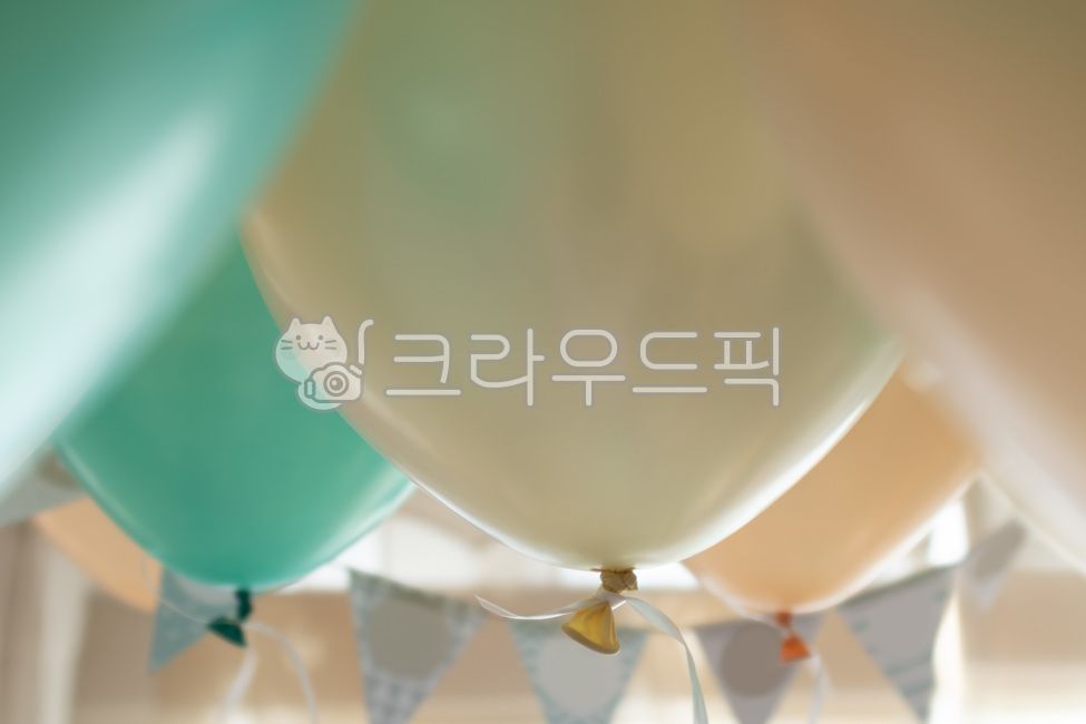 풍선파티,풍선장식,베이비샤워,파티,천장풍선,이벤트,balloon,풍선,ball,공,민트,아이보리,주황,펄,축제,행사,festival,carnival,event,기념일,축하,anniversary,congratulation,celebrate,celebration