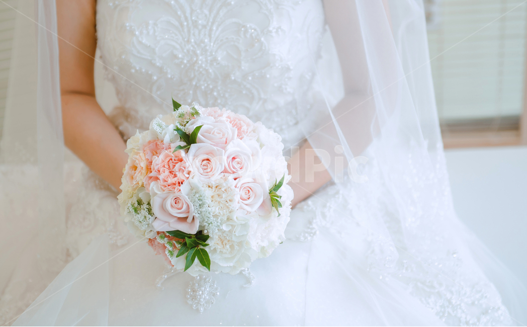 결혼,결혼식,신부,웨딩드레스,부케,wedding,flower,사람,인물,인간,human,person,여성,여자,woman,female,lady,결혼,혼례,웨딩,wedding,marriage,marry,기념일,축하,anniversary,congratulation,celebrate,celebration
