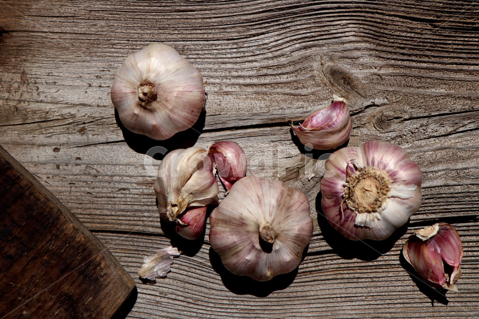 사진,마늘,야채,채소,햇마늘,나무,원목,질감,재질,빈티지,육쪽마늘,깐마늘,패브릭,갈릭,통마늘,재료,식자재,텍스처,garlic,wholegarlic,vegetable,food,wood,texture,음식,식재료,요리,food,cook,meal,dishes,food reserves,채소,야채,vegetables