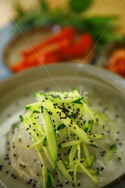 콩국수,콩물국수,국수,면요리,누들,오이,noodle,koreanfood,여름,한식,냉국수,별미,음식,식재료,요리,food,cook,meal,dishes,food reserves,면류,면요리,noodles,한식,한국음식,한국요리,korean food,korean dishes,korean meal,korean cook