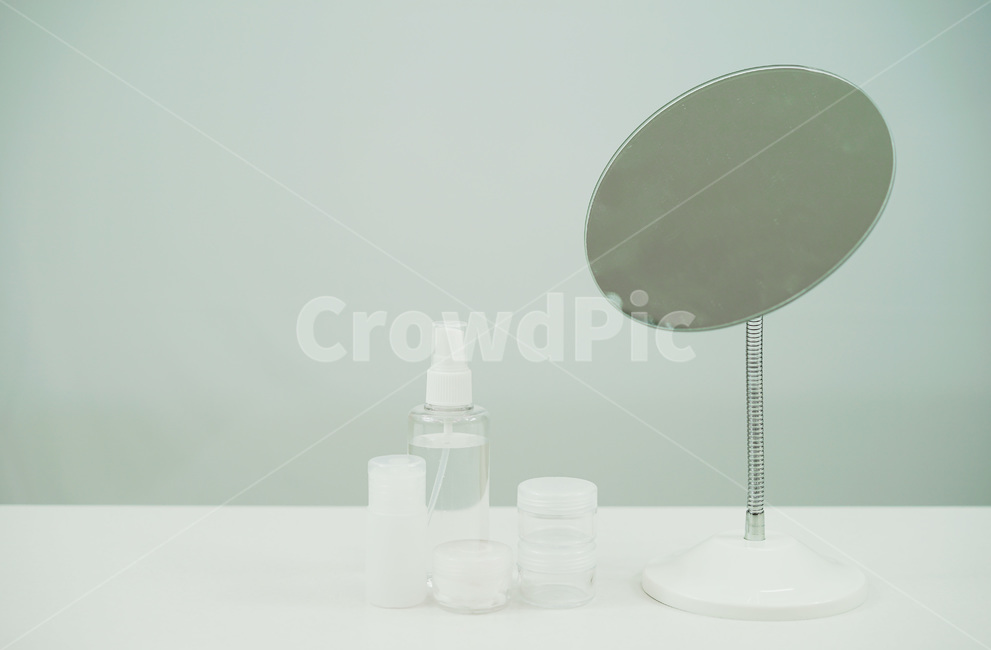 손거울,로션,화장품,공병,기초화장품,스킨케어,mist,lotion,cosmetic,skincare,뷰티,미용,beauty treatment,사물,물건,오브젝트,thing,object,matter
