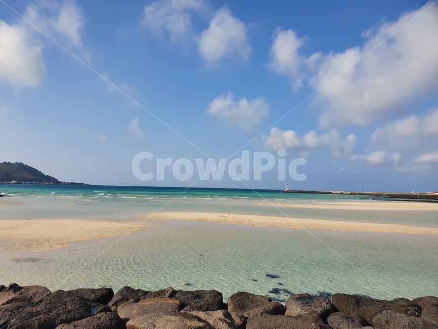 제주도,협재해수욕장,제주도하늘,제주도바다,바다,에메랄드바다,에메랄드빛바다,푸른하늘,맑은바다,자연,풍경,nature,landscape,한국자연풍경,한국자연경관,korea nature landscape,해변,바다,beach,sea,제주도,jeju,jeju island,water,물,shoreline,해안선,outdoors,옥외,ocean,대양,land,땅