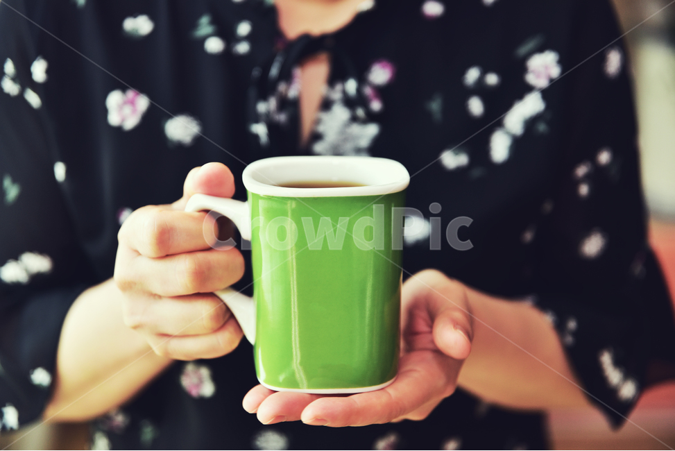 커피,여인,손,컵,한잔,인물,카페,여자,사람,감성사진,대화,잔,personal,coffee,cafe,hands,human,sensitive,mug,person,여성,woman,lady,커피,카페,coffee,cafe,감성,sensible,feeling,휴식,힐링,rest,relaxation,healing