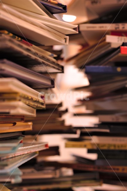 책,books,책들,book,책정리,정리,arrange,정리하다,쌓다,그림책,동화책,많은,many,object,사물,물건,교육,학교,공부,education,learning,study,school