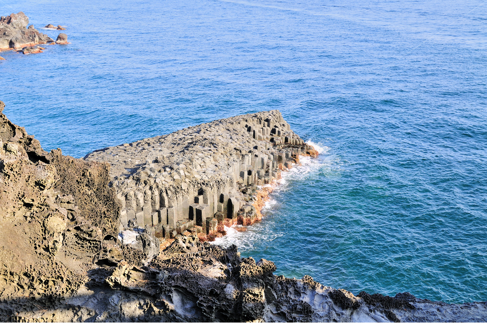 풍경,해변,절경,제주도,암석,파도,바다,바위,푸른바다,자연,풍경,nature,landscape,제주도,jeju,jeju island,promontory,곶,outdoors,옥외,cliff,낭떠러지