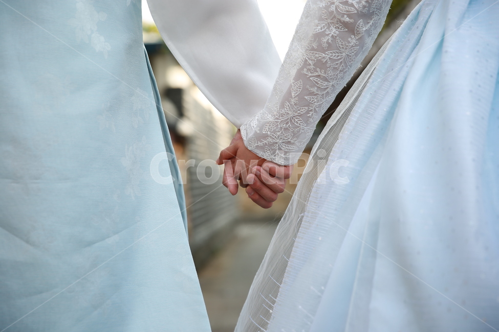 hand,손,person,인간,holdinghands,손을잡고,한옥,한복,한옥마을,human,손잡고,핸즈,핸드,전주,korean,hanbok,사랑,결혼,청첩장,한국전통,한국문화,korean traditional,korean culture,한복,한국전통의상,hanbok,korean traditional clothes,사람,인물,인간,human,person,신체일부,몸,body,연인,커플,사랑,lover,couple