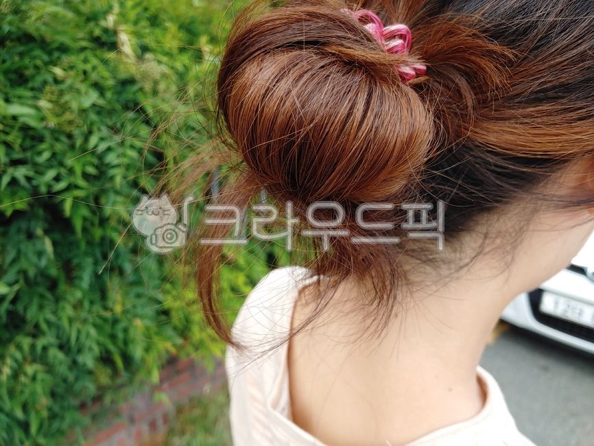 hair,fine hair,the back end,hair tie,back,dyed hair,poop head,disheveled