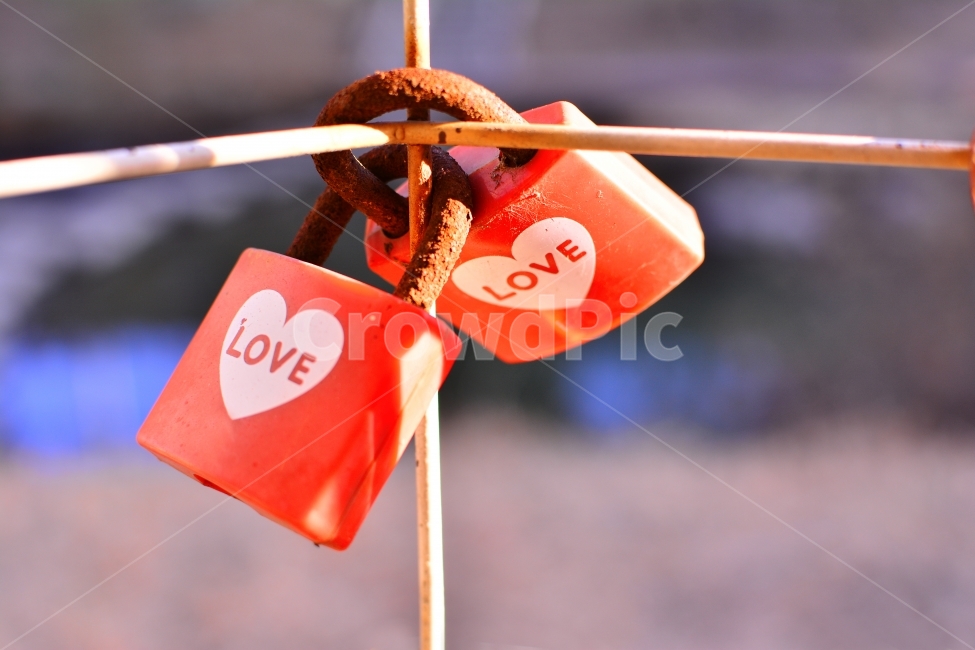 자물쇠,감성,사랑,약속,러브,love,열쇠,신뢰,trust,다짐,함께,우리,연인,언약,같이,오랫동안,빈티지,iron,오브젝트,object,promise,forever,key,together,us,feeling,emotion,물건,금속,쇠,걸다,hang,영원히,시간,변함없는,변치않는,remember,기억,추억,회상,감정,마음,믿음,연인,커플,사랑,lover,couple,감성,sensible,feeling,사물,물건,오브젝트,thing,object,matter