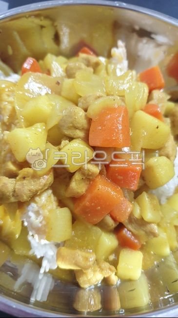 카레,밥,한국카레,집밥,오뚜기카레,요리,감자,돼지고기,양은그릇,노란밥,보온그릇,돼지고기카레,당근