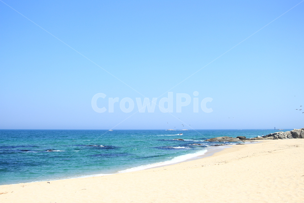 바닷가,경포대,강릉,해변,바다,여름,해수욕장,자연,풍경,nature,landscape,해변,바다,beach,sea,shoreline,해안선,water,물,ocean,대양,outdoors,옥외,land,땅,coast,연안