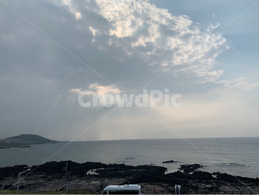 하늘,빛,구름,바다,해,태양,땅,물,옥외,자연,해안선,돌,제주도,nature,light,outdoors,water,sky,sun,sunlight