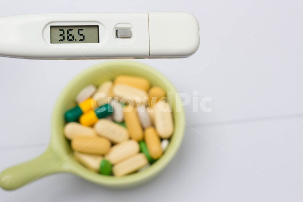 건강,위생,살균,알약,약품,약품과용,체온,365,체온계,건강,헬스웨어,헬스케어,healthware,health care,의료,의학,병원,medical,hospital,clinic,연출,컨셉,콘셉,direction,concept