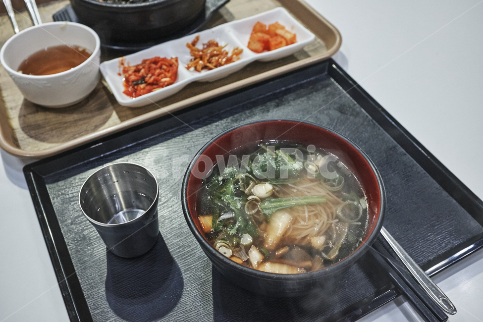 국수,컵,휴게소,식당,숟가락,김치,깍두기,국,라면,음식,음식,식재료,요리,food,cook,meal,dishes,food reserves,면류,면요리,noodles,한식,한국음식,한국요리,korean food,korean dishes,korean meal,korean cook
