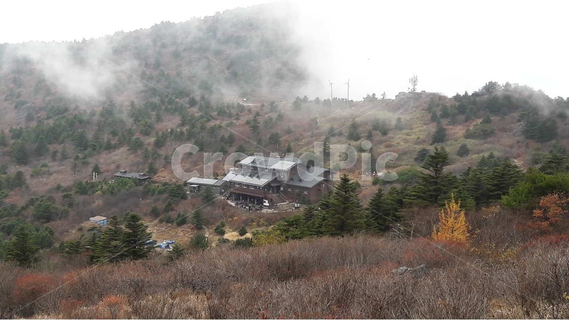 지리산,세석평전,대피소,국립공원,가을,자연,풍경,nature,landscape,한국자연풍경,한국자연경관,korea nature landscape,outdoors,옥외,building,건물,rural,농촌,shelter,피난처