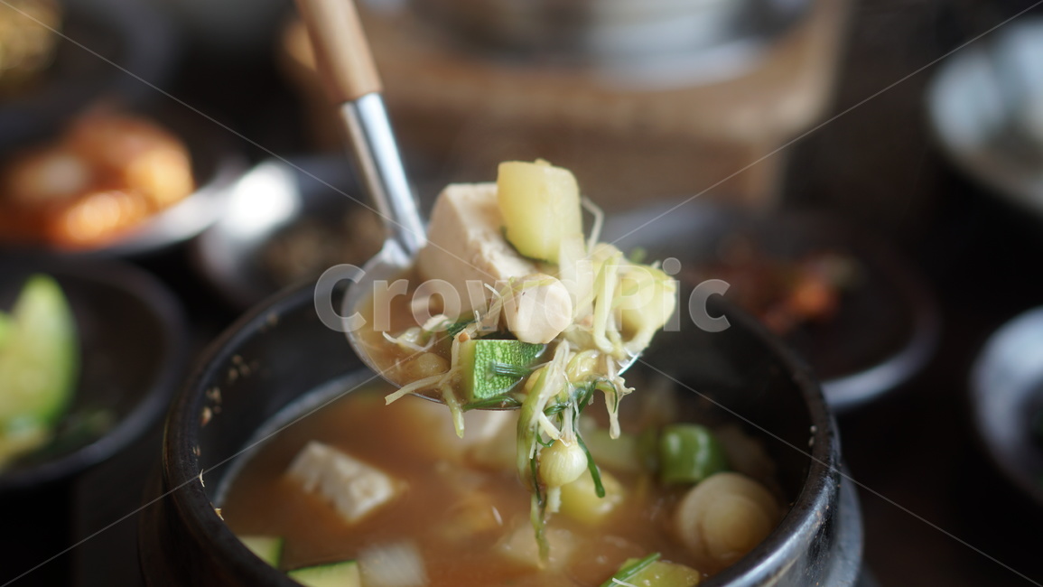 bowl,사발,food,음식,dish,요리,meal,식사,된장,된장국,된장찌개,두부,호박,뚝배기,그릇,국자,건강음식,healthyfood,건강한식사