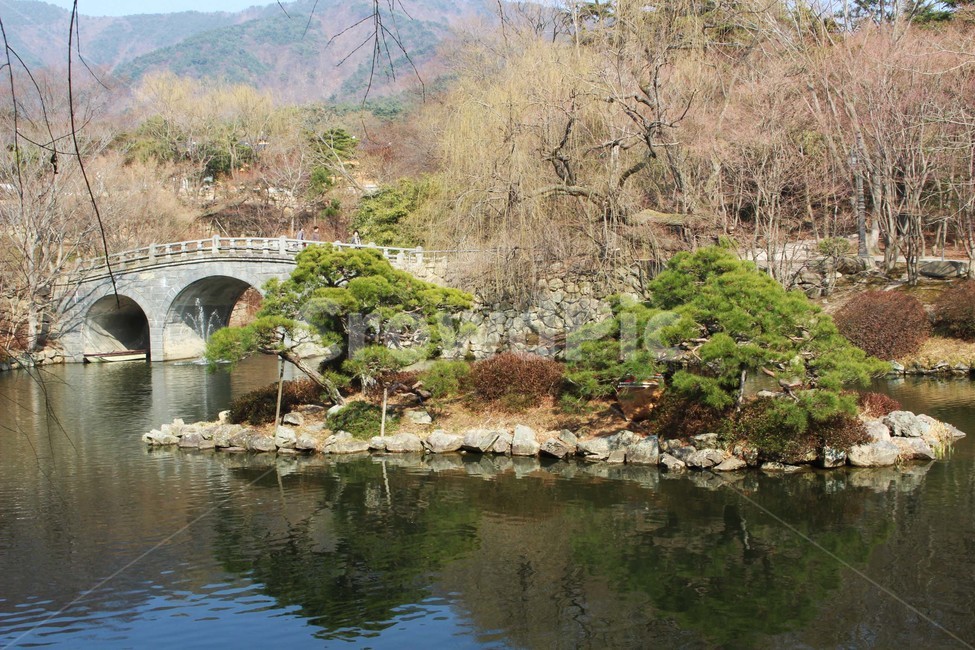 강,물,강물,유원지,돌,돌담,울타리,그늘,비침,자연,나들이,소풍,자연,풍경,nature,landscape,water,outdoors,옥외,building,건물