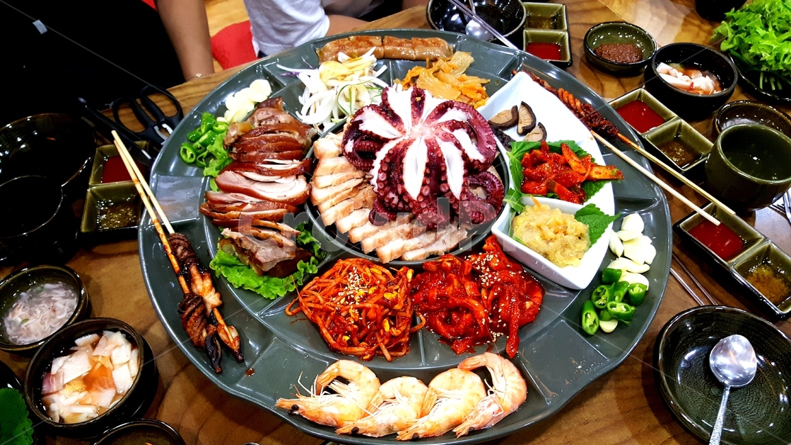 보쌈,문어,족발,한식,food,음식,meal,식사,dish,요리,platter,플래터