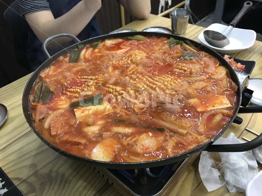 부대찌개,라면사리,사리추가,저녁메뉴,외식,저녁,찌개,음식,요리,food,먹방,스팸,두부