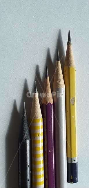 필기구,나무,흑연,연필심,object,sharp,equipment,art,drawing,isolated,tool,draw,write,design,graphite,background,office,work,white,simple,wood,tip,study,school,college,wooden,concept,lead,learn,graphic,color,pencil,연필