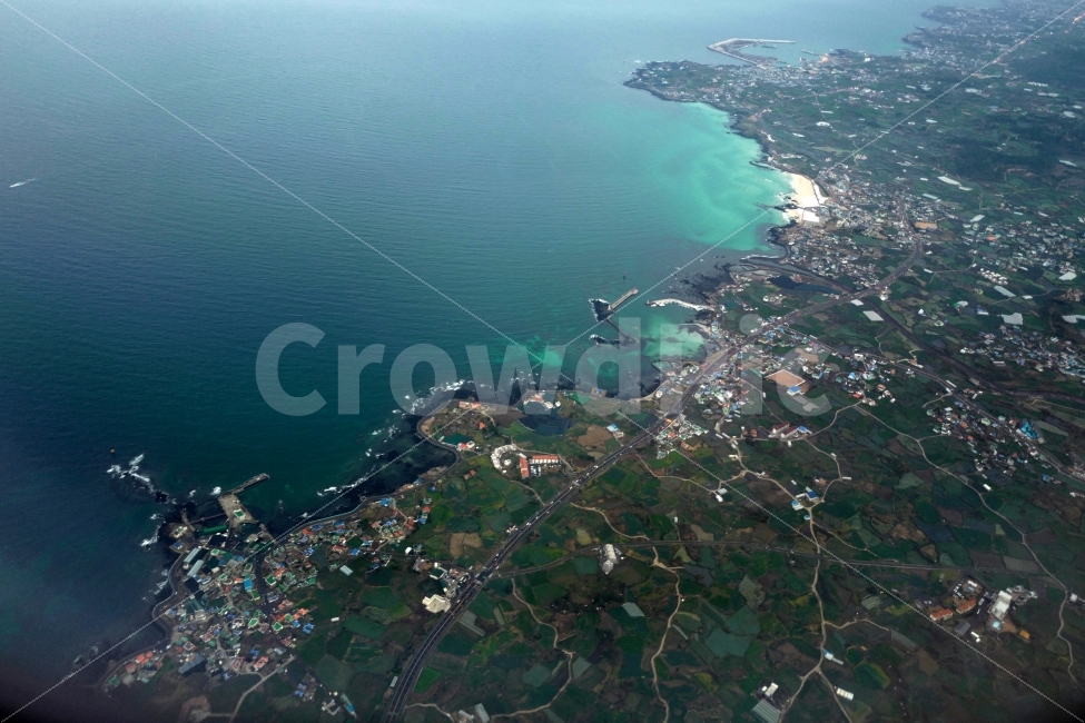 제주도,항공촬영,제주바다,비행기,풍경,겨울,자연,풍경,nature,landscape,한국자연풍경,한국자연경관,korea nature landscape,제주도,jeju,jeju island,outdoors,옥외,경치,scenery,land,땅,water,물,ocean,대양,sea,바다,shoreline,해안선