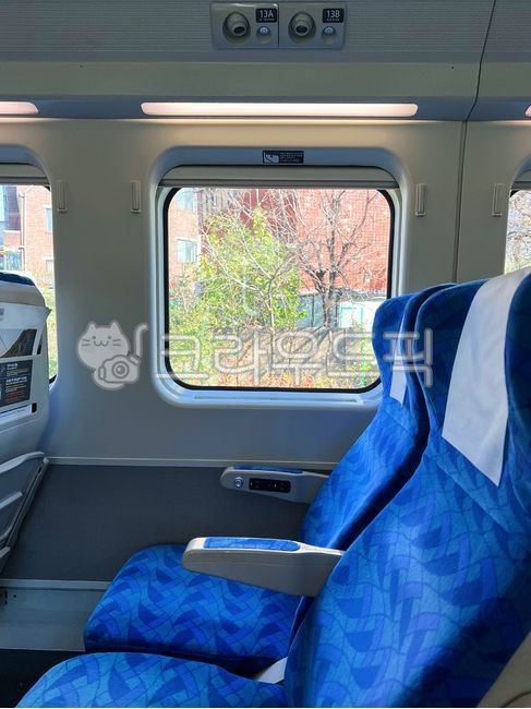 ktx,기차,열차,창문,여행,교통,이동수단